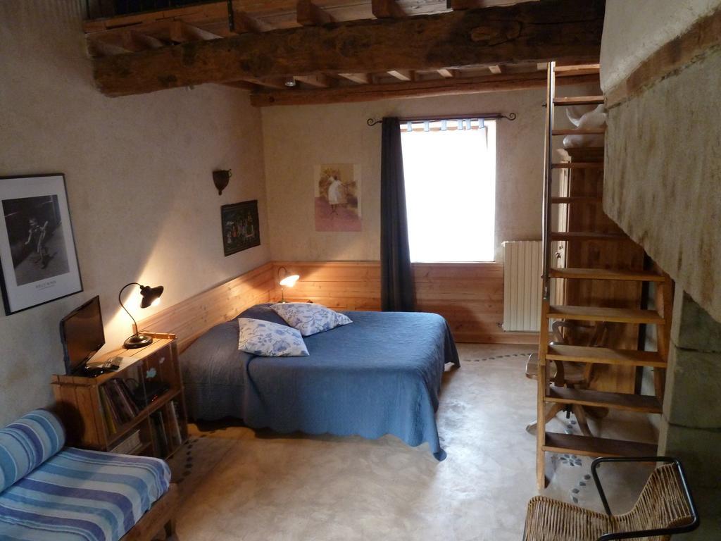 Le Vieux Velo Bed & Breakfast Chaptuzat Exterior photo