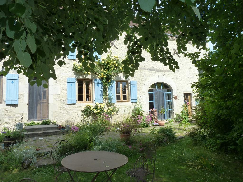 Le Vieux Velo Bed & Breakfast Chaptuzat Exterior photo