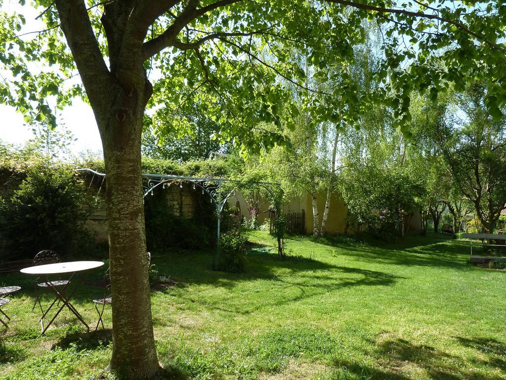 Le Vieux Velo Bed & Breakfast Chaptuzat Exterior photo