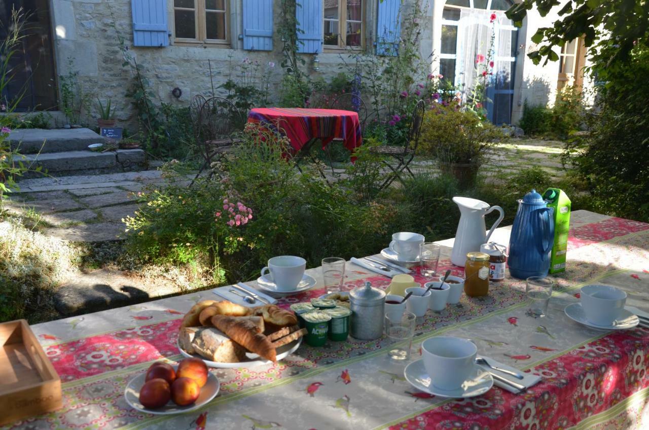 Le Vieux Velo Bed & Breakfast Chaptuzat Exterior photo