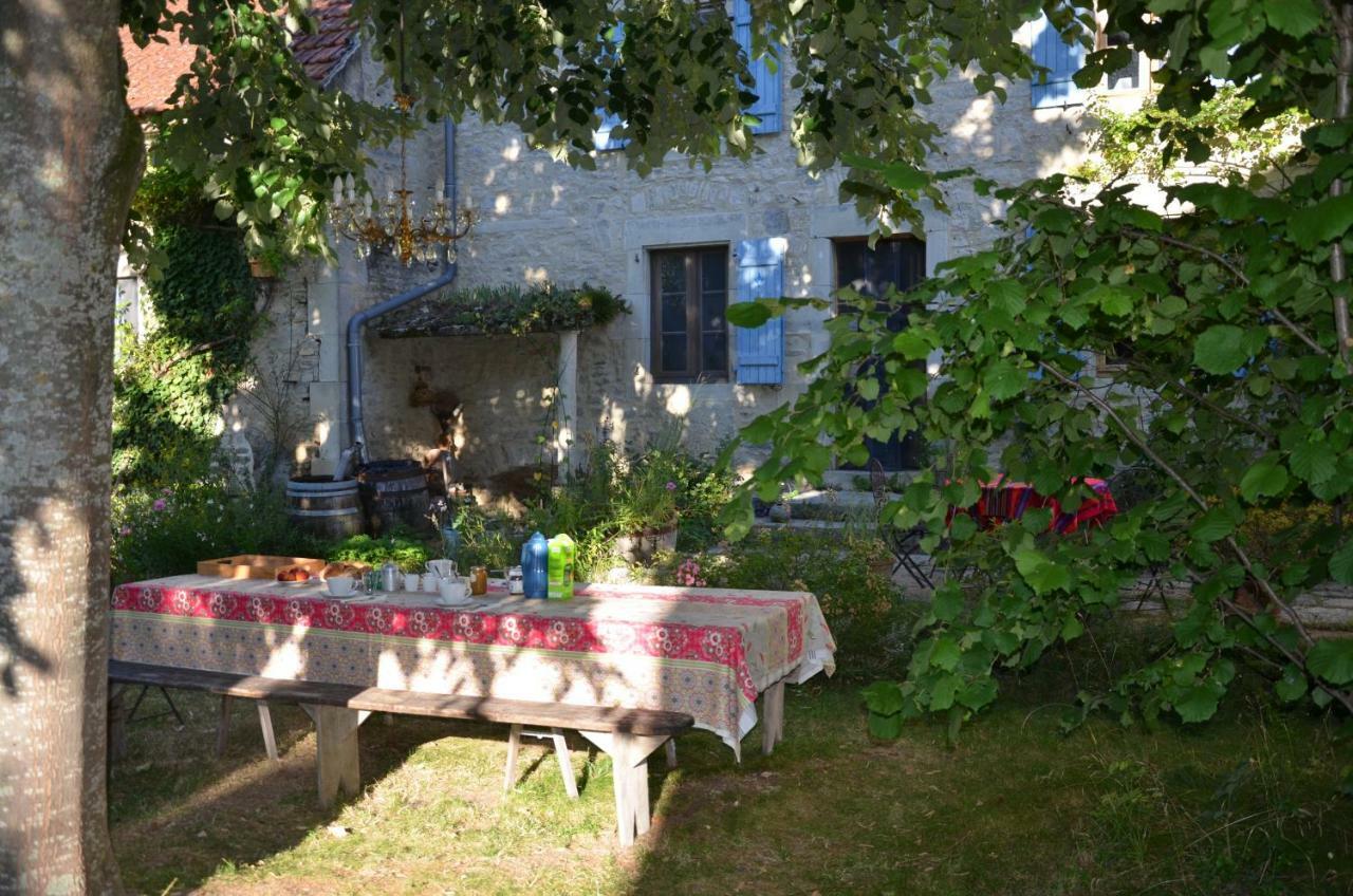 Le Vieux Velo Bed & Breakfast Chaptuzat Exterior photo